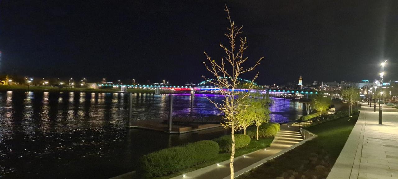 Premium Nb - Waterfront Apartment *